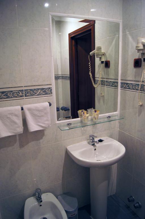 Hostal Victoria Málaga Oda fotoğraf