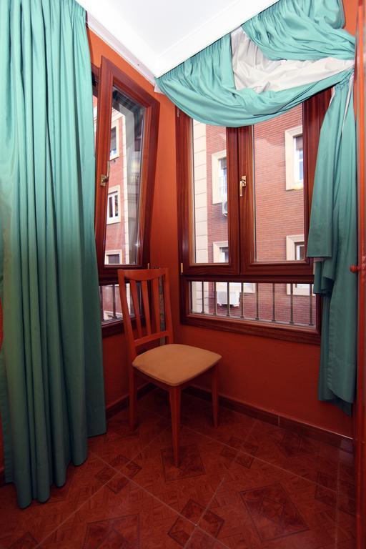 Hostal Victoria Málaga Oda fotoğraf