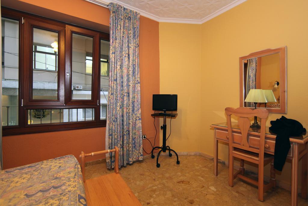 Hostal Victoria Málaga Oda fotoğraf