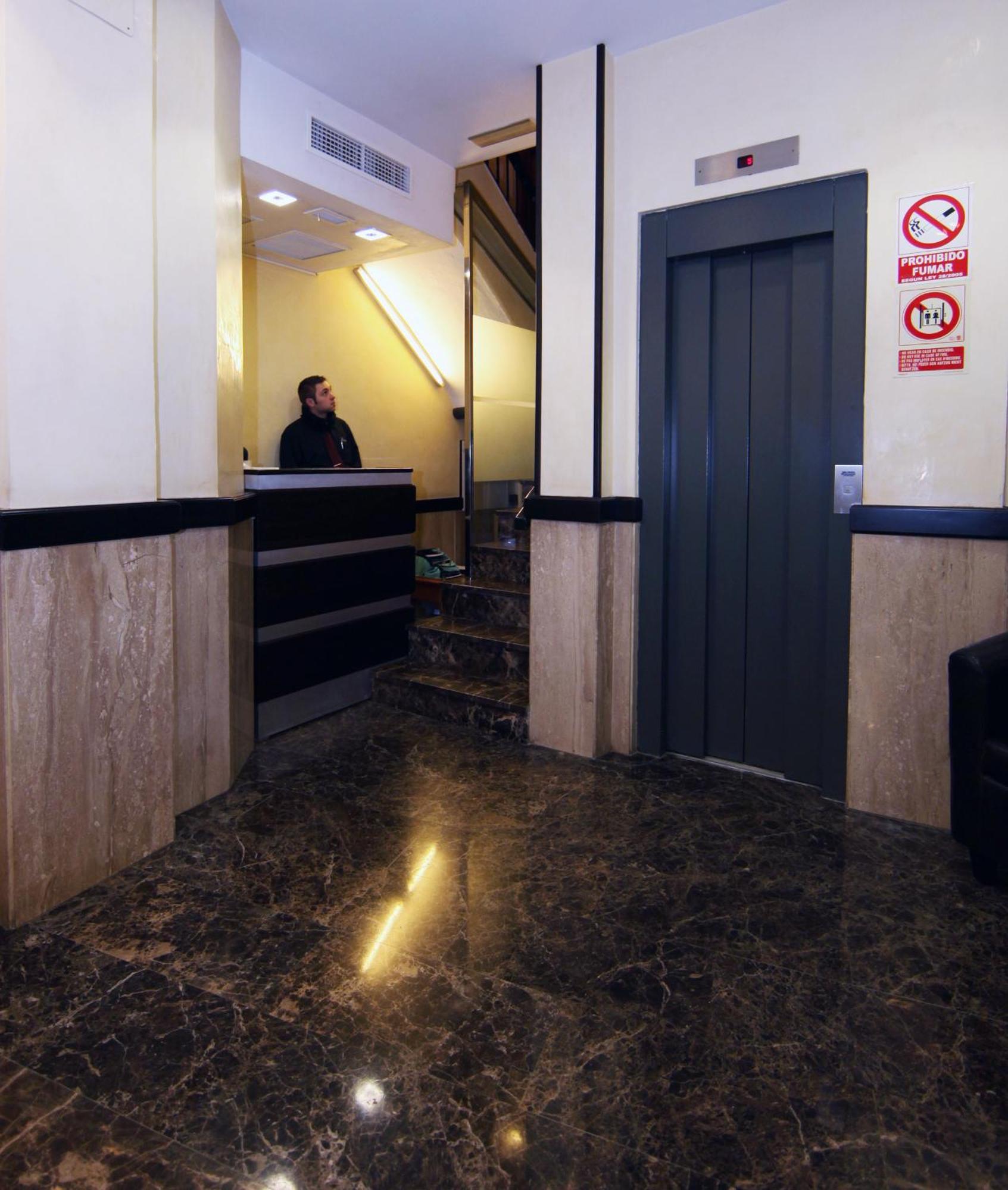 Hostal Victoria Málaga Dış mekan fotoğraf